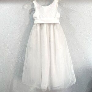 David's Bridal, girl's size 4, white long flower girl dress with bow belt EUC